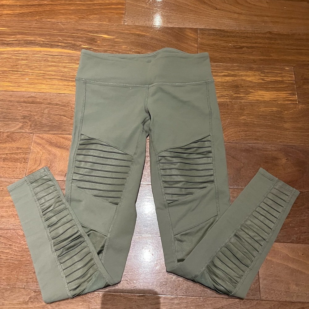Alo Yoga Motto Leggings